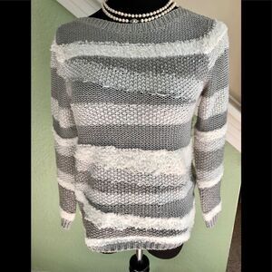 Beautiful sweater by Ruby Rd. in PS